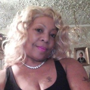 Meet your Posher, Sharon